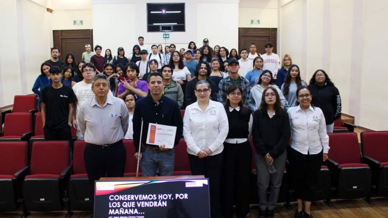 Facultad de Derecho de la UAT promueve la cultura ambiental con conferencia sobre ecología y comunicación