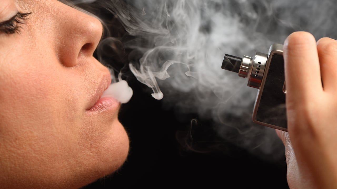Sheinbaum anticipa aprobación de reforma para prohibir vapeadores en México este año