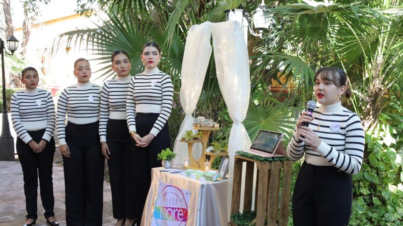 Estudiantes de la UAT participan en la exposición Tamaulipas Exporta