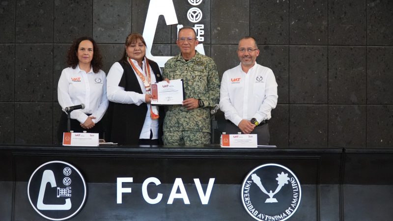 El Gral. Enrique García Jaramillo da conferencia en la UAT sobre seguridad  nacional
