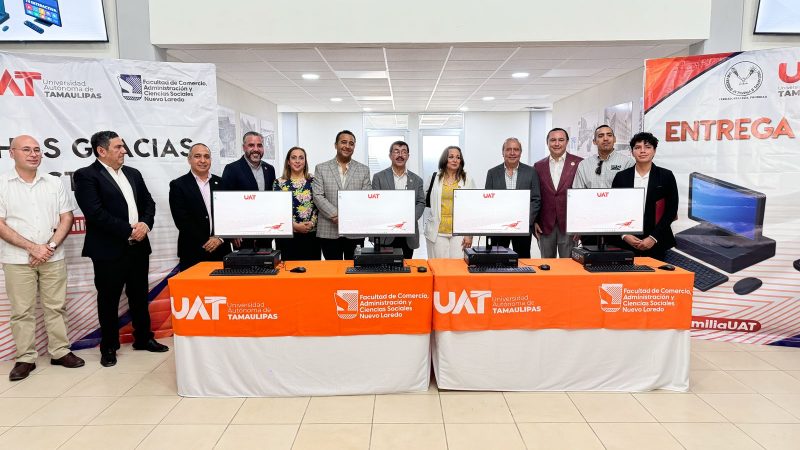 Entrega rector de la UAT equipamiento a universitarios de Nuevo Laredo