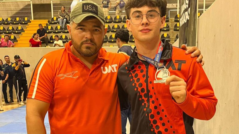 Gana la UAT medalla de plata en luchas asociadas en el nacional de la ANUIES