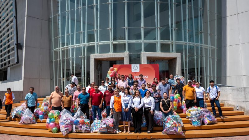 Alegrando corazones, la UAT entrega juguetes a la niñez tamaulipeca