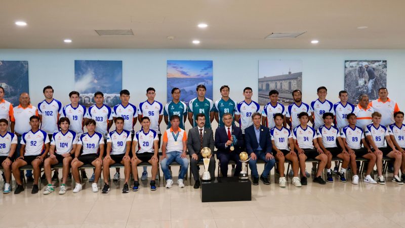 Felicita Américo Villarreal a Correcaminos Premier por poner en alto a Tamaulipas y a la UAT