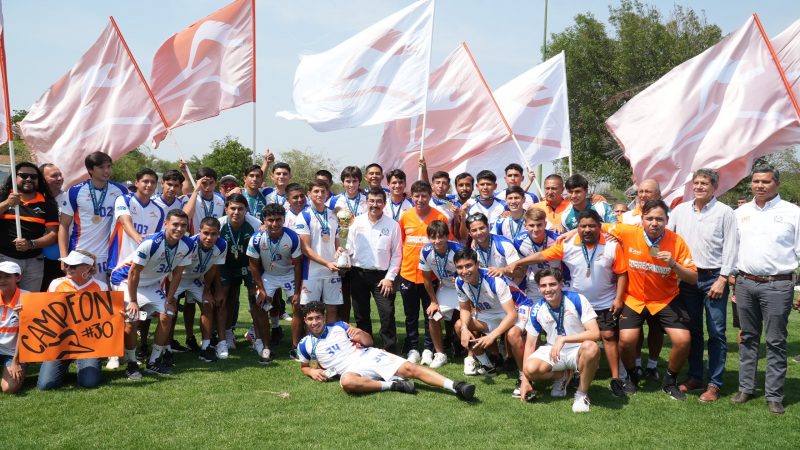 Recibe rector a los Correcaminos campeones de la Liga Premier