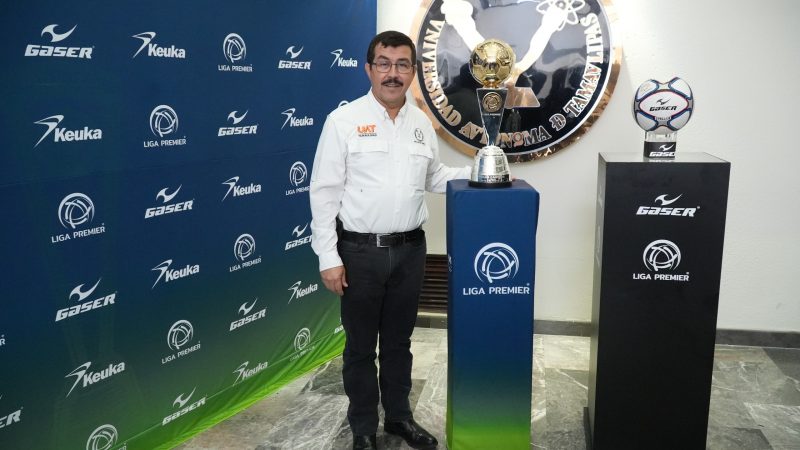 Recibe el rector Dámaso Anaya el Tour del Trofeo de la Liga Premier Mx