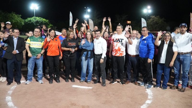 Rector de la UAT inaugura torneos deportivos para docentes y empleados universitarios