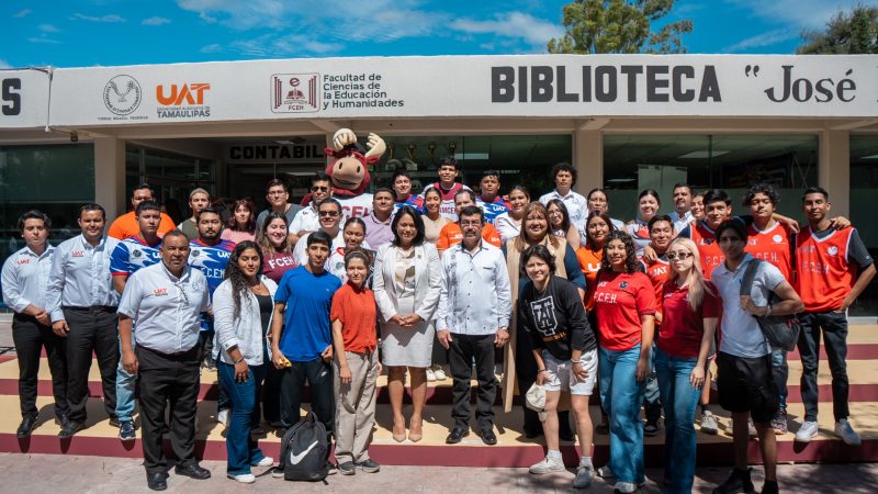 Entrega rector equipamiento en la Facultad de Ciencias de la Educación y Humanidades