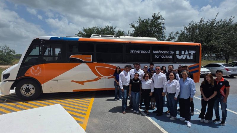 Entrega la UAT unidad de transporte para sus estudiantes en Río Bravo