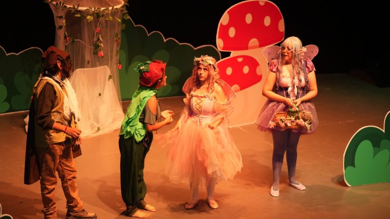 Despliegan estudiantes de la UAT su talento en obra teatral