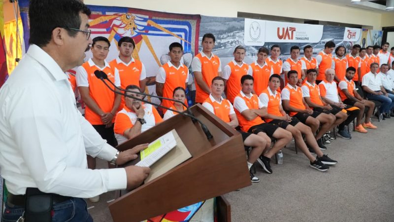 Rector de la UAT presenta oficialmente al equipo Correcaminos para el Torneo Apertura 2025 de la Liga de Expansión