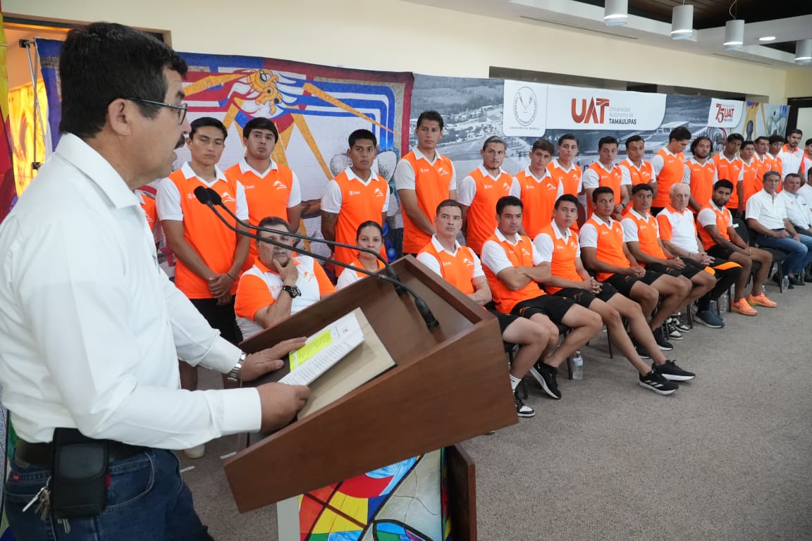 Rector de la UAT presenta oficialmente al equipo Correcaminos para el Torneo Apertura 2025 de la Liga de Expansión