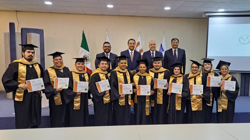 Entrega la UAT primera generación de la Maestría Administración e Innovación Digital