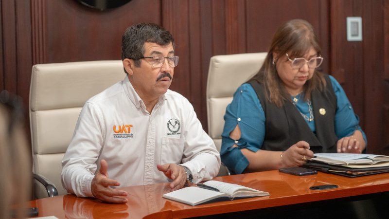 Llama rector a su gabinete a redoblar esfuerzos