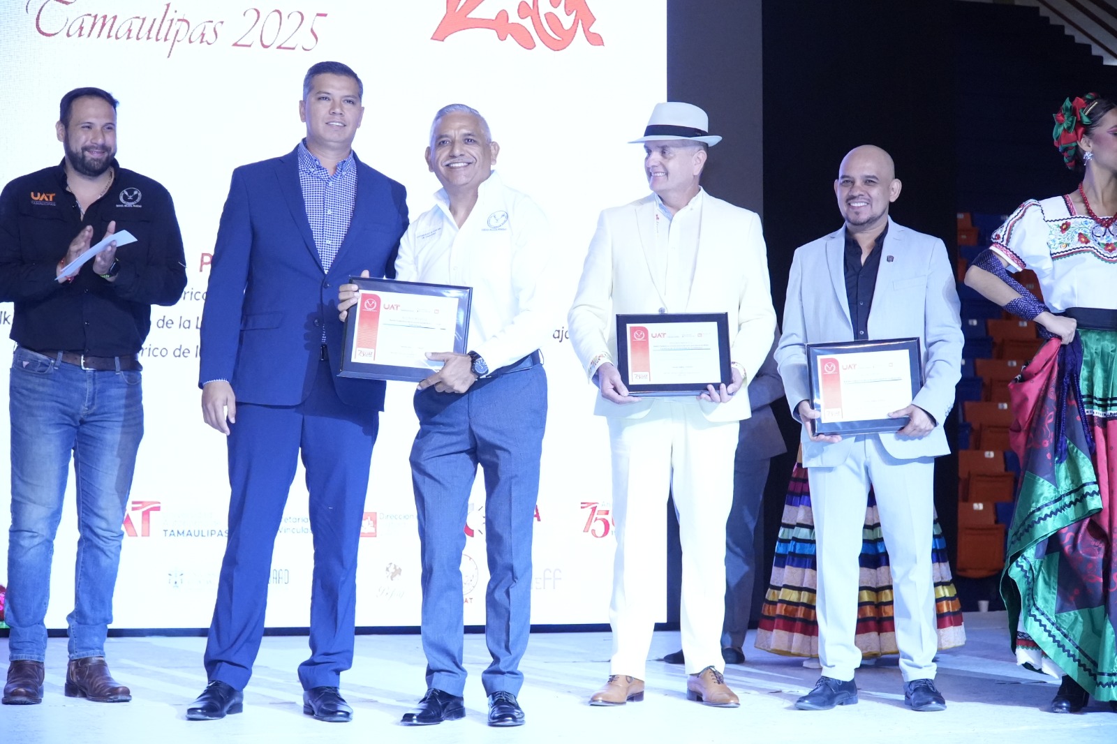 Presenta la UAT con éxito el Festival de Folklor Universitario 2025