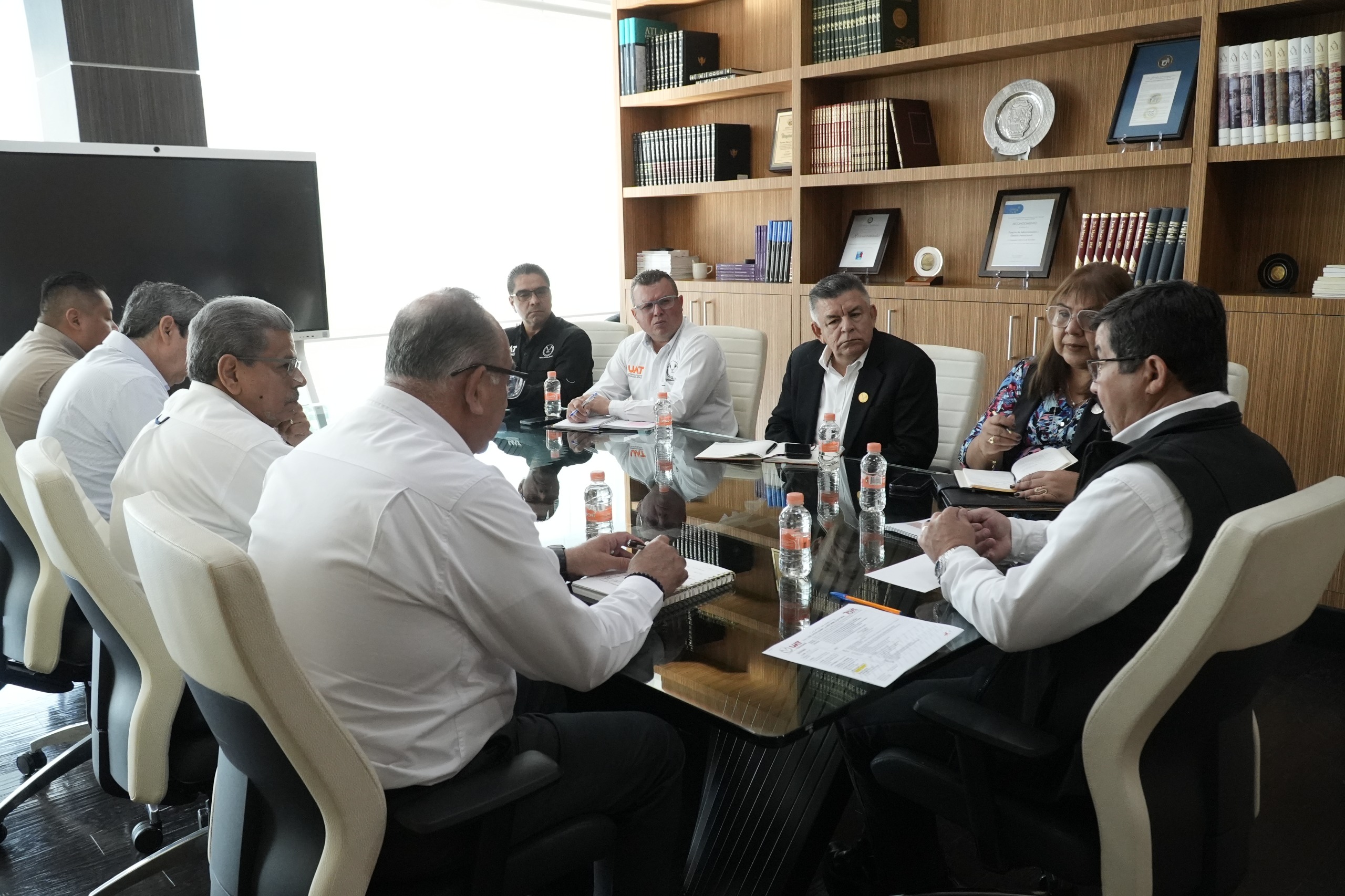 Evalúa rector avances institucionales de la UAT