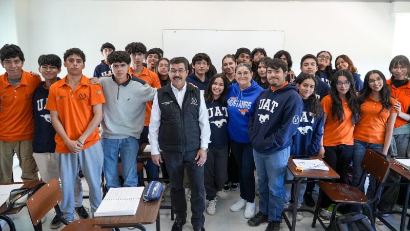 Constató rector logros y avances académicos de la Prepa 3 UAT