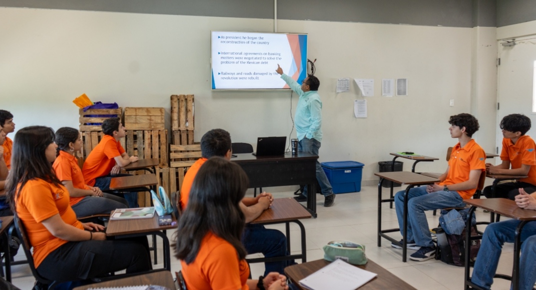 Impulsa la UAT formación bilingüe en la Preparatoria No. 3