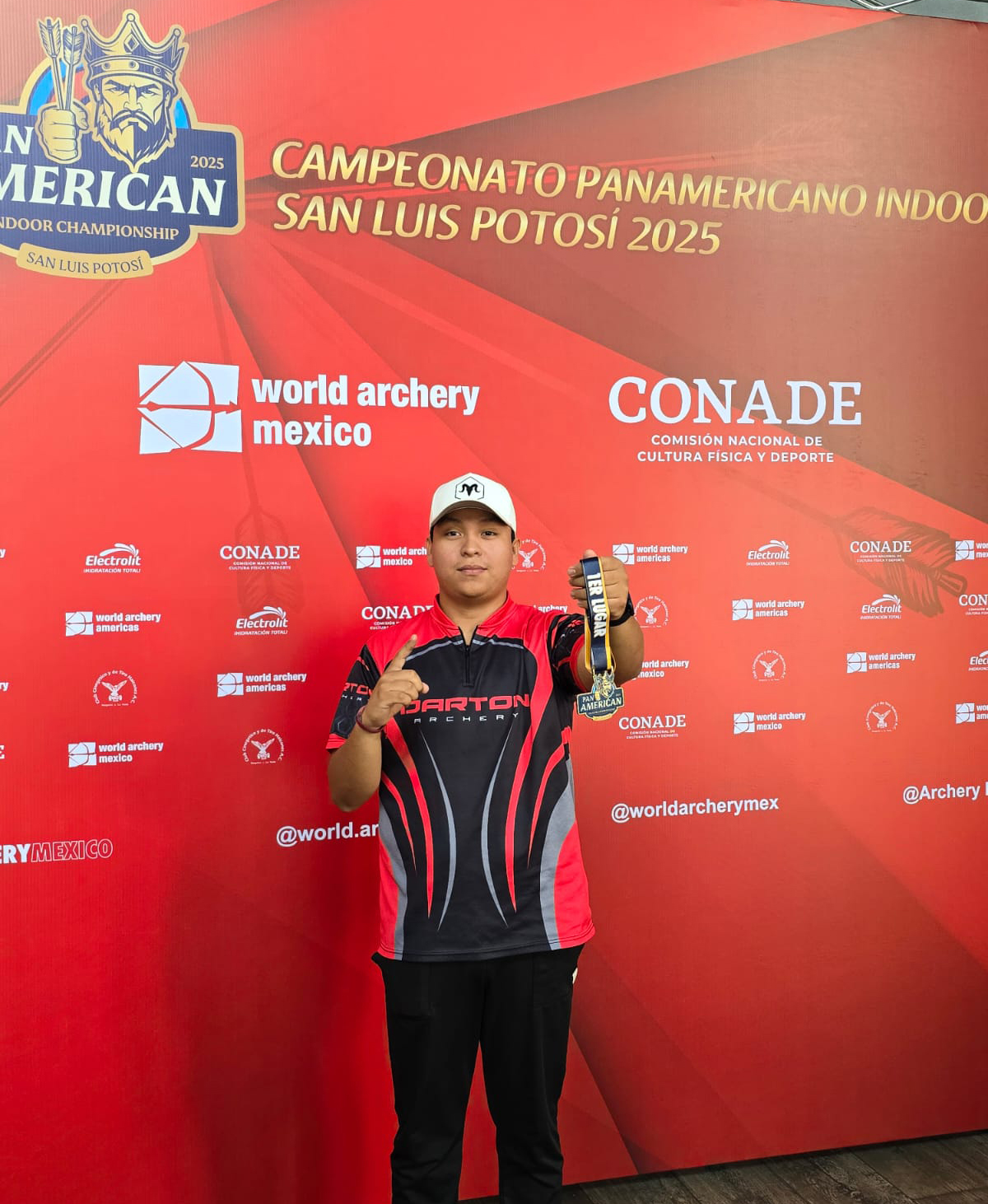 Alumno de la UAT se corona campeón Panamericano en tiro con arco