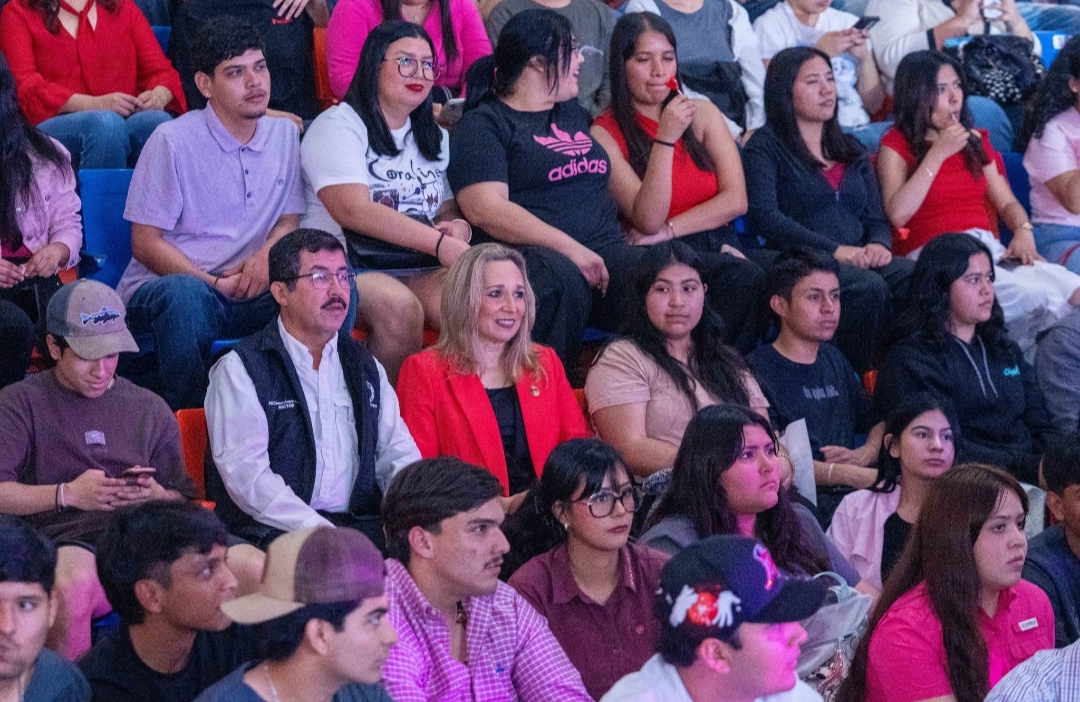 Estudiantes de la UAT disfrutan del tributo musical “Broken Heart Club”