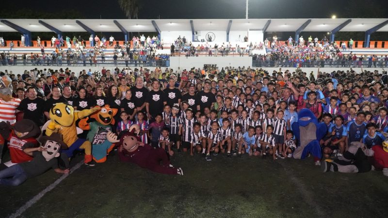 El rector inaugura la Copa UAT 2026 con Ricardo “Diablito” Chávez como invitado de honor